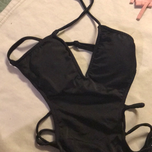 Bathing suit - Picture 3 of 6